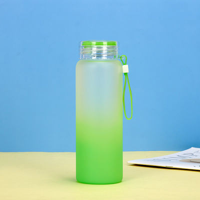 comprar Botella de agua de vidrio de 550 ml resistente con manga de silicona protectora Botella de agua congelada polivalente con tapa de bambú Ligera y ecológica online manufacture