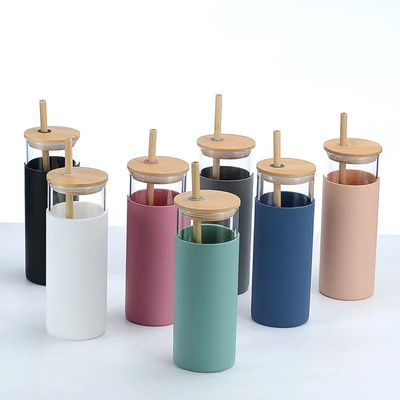 comprar Botella de agua de vidrio reutilizable irrompible de 20 oz con tapas de paja de 500 ml de manga de silicona Botella de agua de vidrio sin olor online manufacture