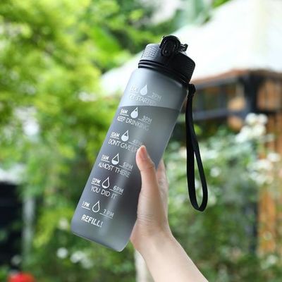 comprar Flasca de agua deportiva motivacional sin BPA con marcador de tiempo 32 oz Flasca deportiva con paja y correa de transporte tamaño perfecto fácil de llevar online manufacture