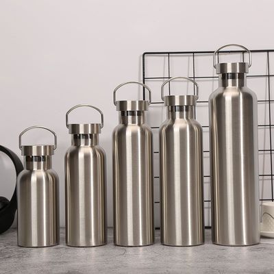 comprar Botellas de agua de acero inoxidable de 20 onzas aisladas al vacío botella de viaje de doble pared con tapa a prueba de fugas de mango de metal reutilizable botella de boca estándar termo para excursionistas de la escuela regalo online manufacture
