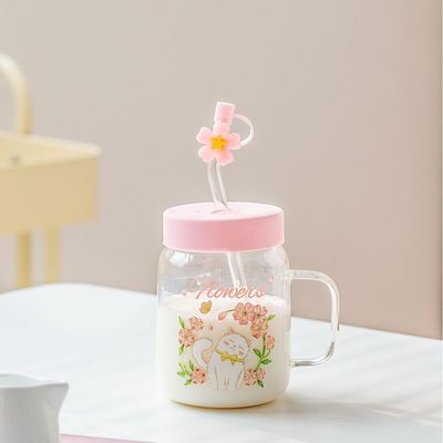 comprar Encantadoras tazas de vidrio Ilustraciones de flores de gatos blancos con temas rosas y azules online manufacture