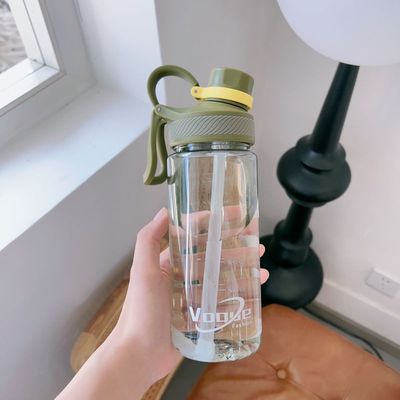 comprar Botellas de agua de plástico personalizadas de 650ml 850ml de gran capacidad con logotipo de fitness botella de agua portátil para viajes sellada y a prueba de fugas Fabricación en línea