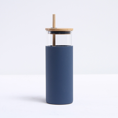 comprar Color claro portátil robusto de silicona cubierto de vidrio botella de agua de vidrio bebedor tumbler con paja y tapa de bambú logotipo personalizado diseño elegante online manufacture