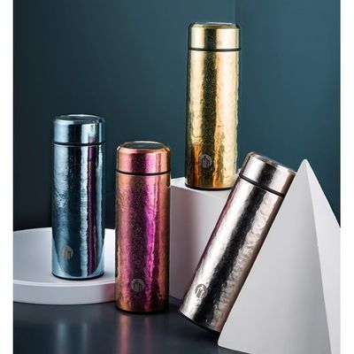 Preparado para viajar Premium Titanio Hydro Flask Ligero A prueba de fugas 500ml Capacidad Titanio Botella de agua aislada Ideal para acampar senderismo Diseño luminoso