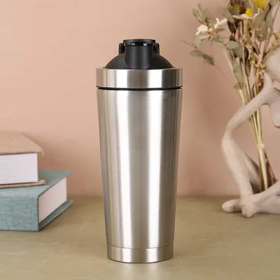 Botella de batidora de proteínas para mezclas de proteínas de doble pared de vacío aislada de acero inoxidable botella de batidora pequeña de 25 oz 739 ml libre de BPA