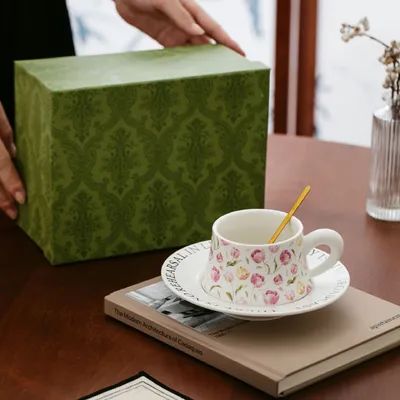 Taza de café con caja de regalo negra con flor de tulipán para juego de tazas de regalo Taza de cerámica de recuerdo Nicho