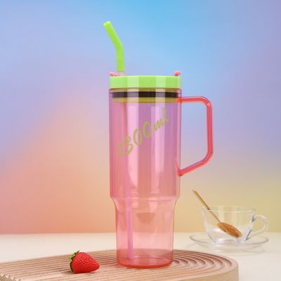 Logotipo personalizado Botella de agua de plástico de 40 oz con mango de paja 1200ml Botellas de agua de plástico de gran capacidad reutilizables con doble pared sellada