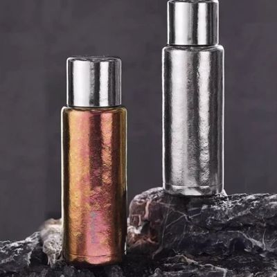 Ultra ligero portátil 750ml Botella de agua de titanio aislada Anti-oxidación Botella de agua de titanio de doble pared disponible en azul plateado y cobre